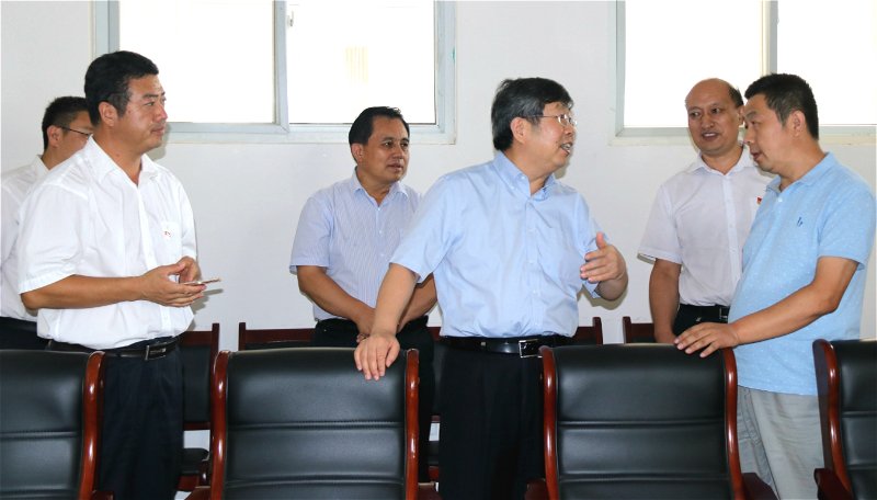 河南省政協(xié)副主席、鄭州大學校長劉烔天到河南科海廷機械有限公司政協(xié)之家調研指導工作
